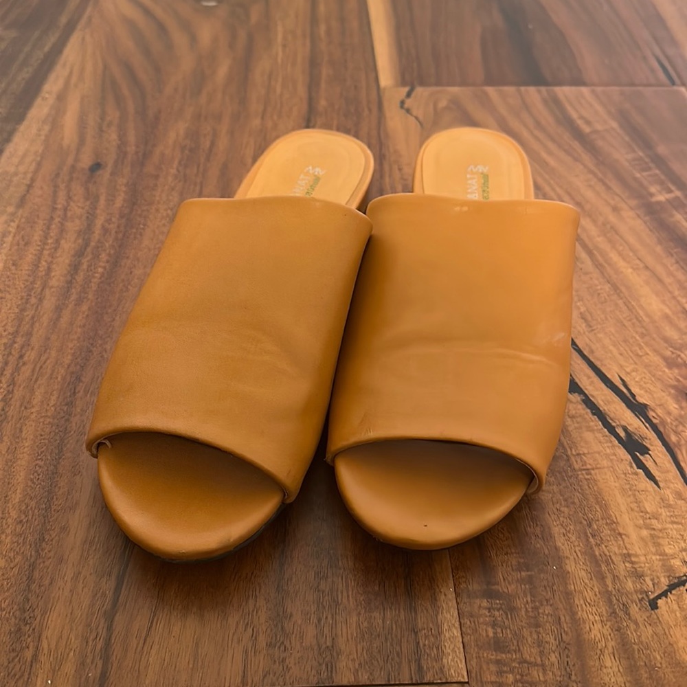 Burnt orange faux leather Matt&Nat sandals size 7.5